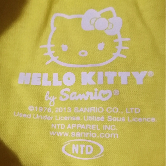 🔥SALE🔥 🌟HP🌟 Hello Kitty Sparkly Canada Girl's T-shirt Tee NWT Sizes 4, 6, 6X - Picture 3 of 5